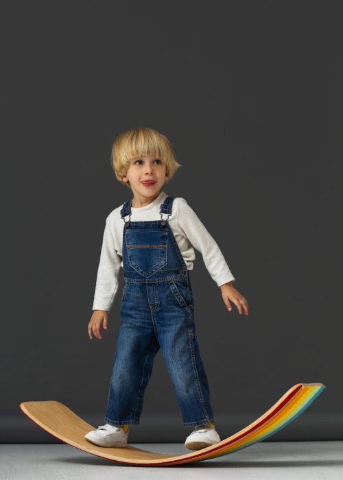 full-shot-boy-posing-indoors